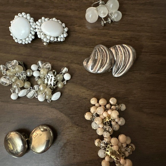 Lot (16) Vintage Clip On + Screw Back Earrings: Beaded Cluster Dangle More! - Picture 8 of 16